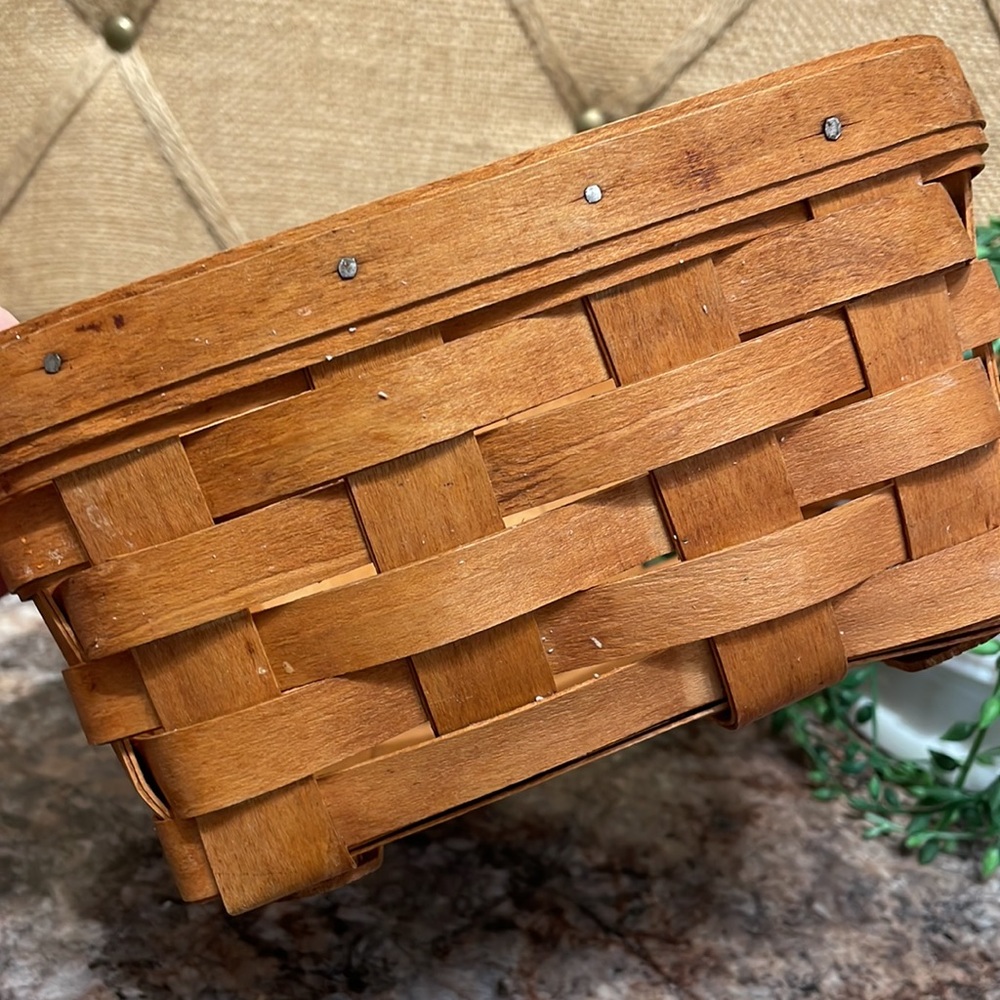 Vintage Longaberger basket - Picture 6 of 11